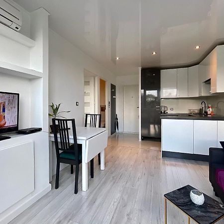 Sasi - Cozy Apartment For 6 People In Centre Warszawa Exteriör bild