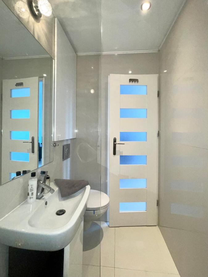 Sasi - Cozy Apartment For 6 People In Centre Warszawa Exteriör bild