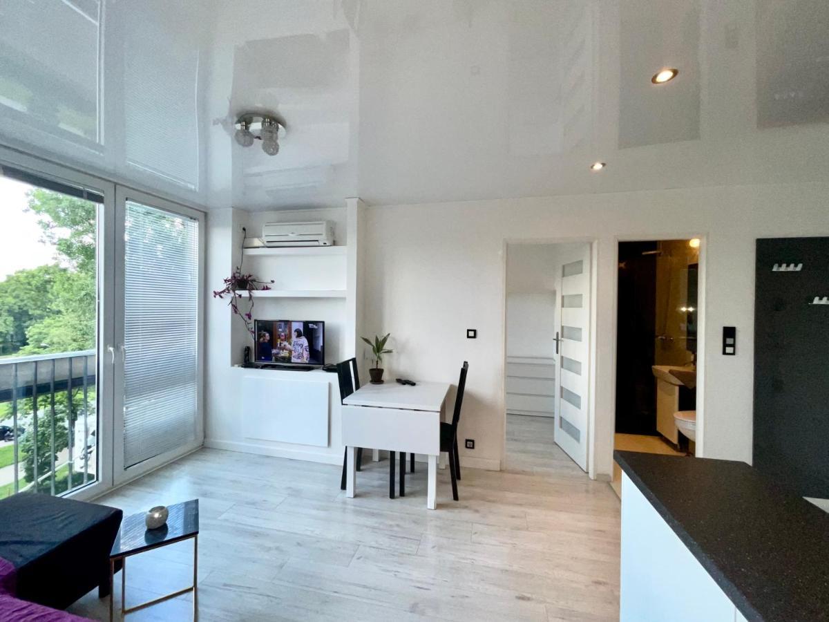 Sasi - Cozy Apartment For 6 People In Centre Warszawa Exteriör bild