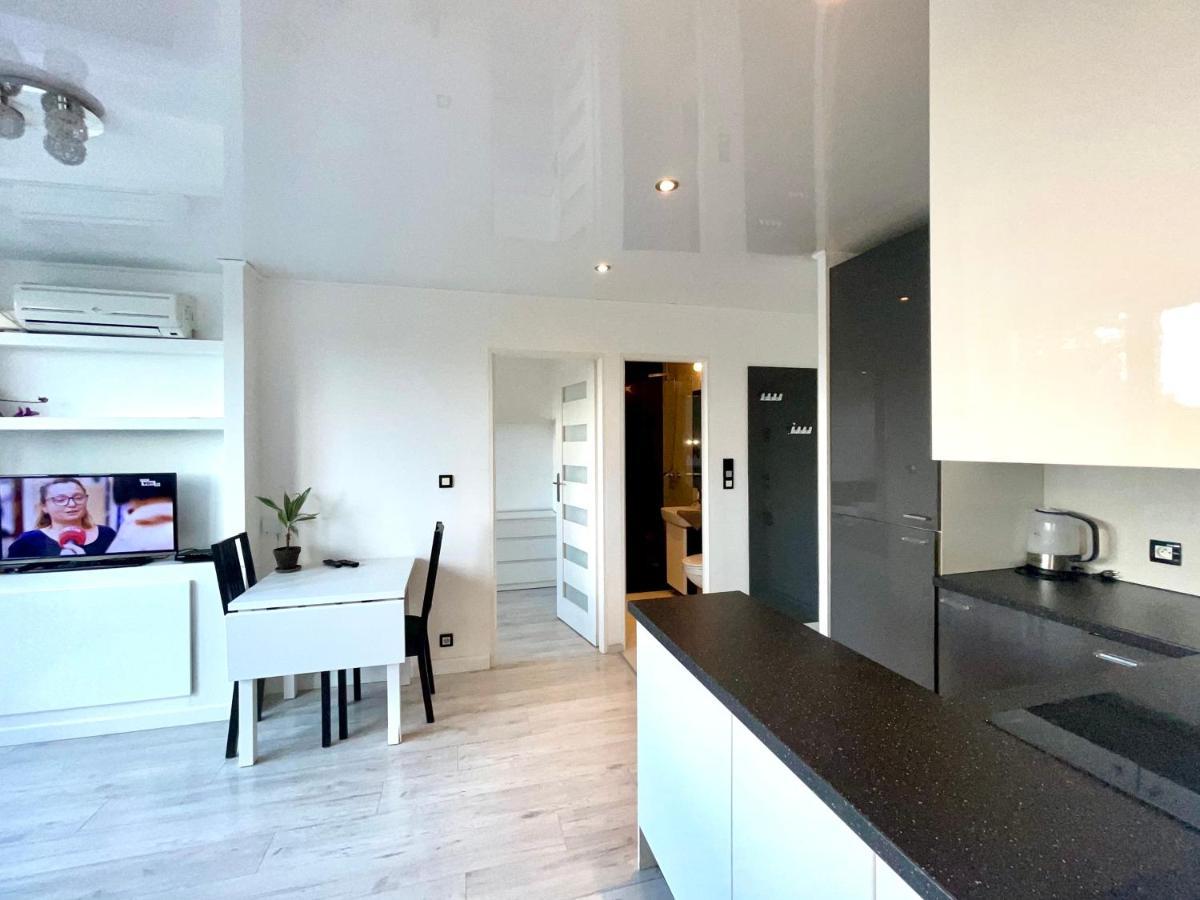 Sasi - Cozy Apartment For 6 People In Centre Warszawa Exteriör bild
